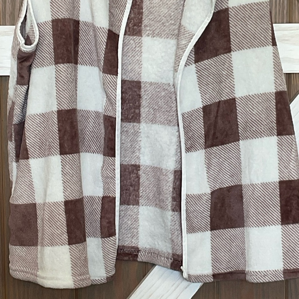 Emery Rose Plus Buffalo Plaid Open Front Soft Vest. P2P 25-29 length 29 SIZE 4X - Picture 4 of 6